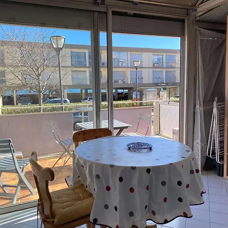 T1 Avec Terrasse, Veranda Et Climatisation A Balaruc-les-bains, Expose Sud, 2 Etoiles - Fr-1-553-5 * بالاروك ليه بان