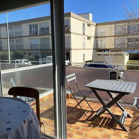شقة T1 Avec Terrasse, Veranda Et Climatisation A Balaruc-les-bains, Expose Sud, 2 Etoiles - Fr-1-553-5 *